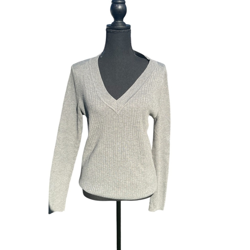 Women's Gray V-Neck Sweater by Merona size XL